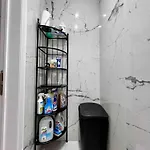 Apartmán Family Cosy For Up To 9 Guests Near Midi Station
