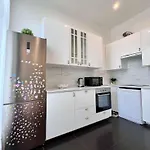 Family Cosy For Up To 9 Guests Near Midi Station Apartmán Brusel