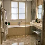 Le Dixseptieme מלון 4*