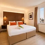 Centerstay
