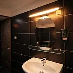 Centerstay *