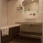 B-aparthotel Grand Place 4*