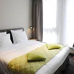 Szálloda 9hotel Chelton