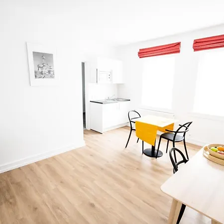 Flats Apartman 4*