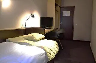 酒店 9hotel Chelton 3*