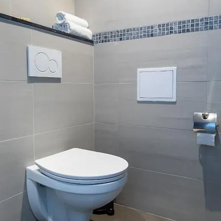 Urban Suites Schuman 2 Apart Otel