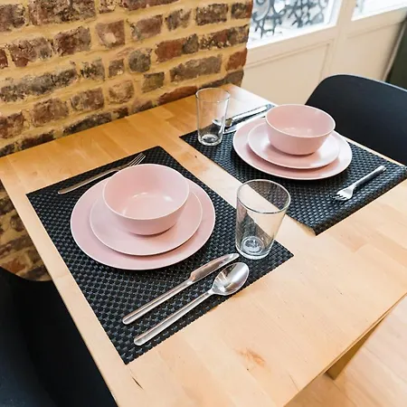 Cosy Red-brick Studio