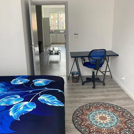 Dreamland Eu, Apartamento