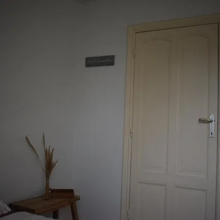 With A Private Bathroom In Eu District Homestay Brussels