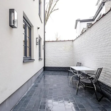 Fabulous In Chatelain Area Brussels