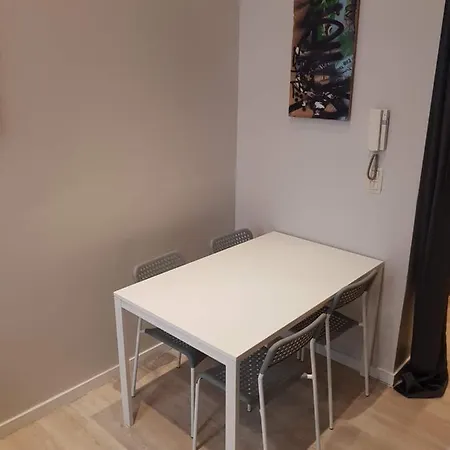 Central Yellow Apartment Apartment *