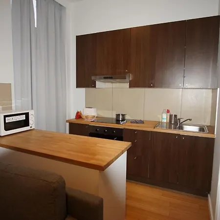 City Center Lombard Apartment