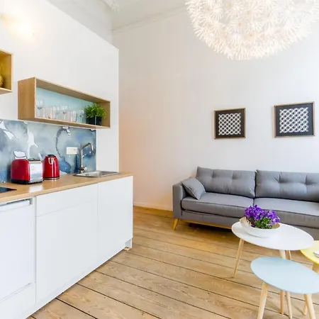 Grand Place 1 Bedroom Апартаменты *