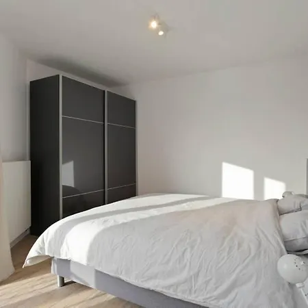 Schiphol Airport Flat Brüssel