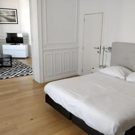Grand Place Apartment *