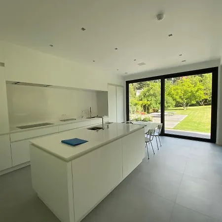 Contemporaine Dans La Verdure Villa *