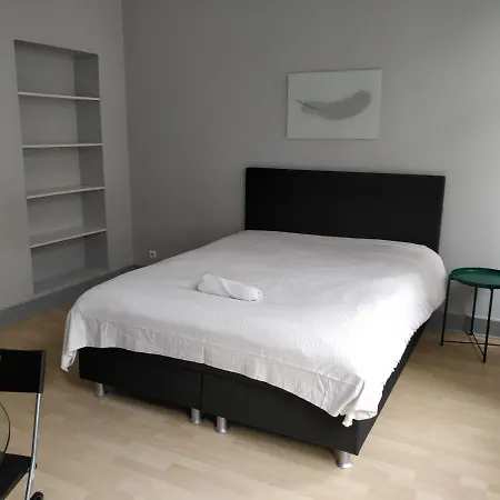 Flagey Apartment *