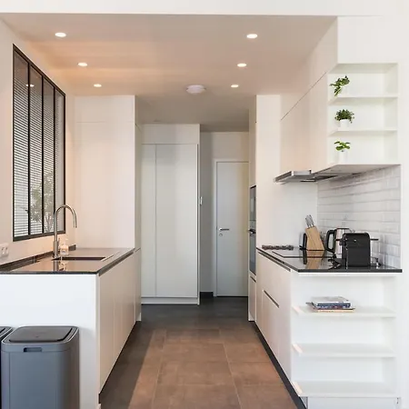 Spacious Modern Appartments In The Heart Of Διαμέρισμα *