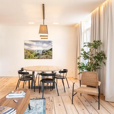 아파트 Spacious Modern Appartments In The Heart Of
