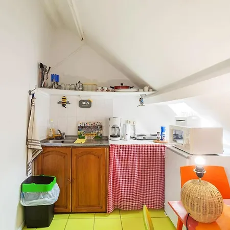 アパート Studio With Wifi At Bruxelles ブリュッセル