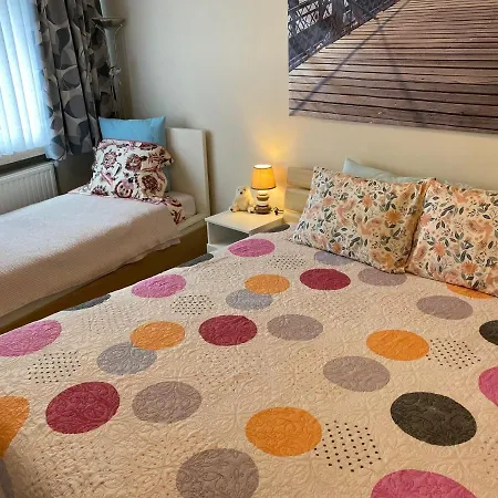 One-bedroom Near Atomium Daire