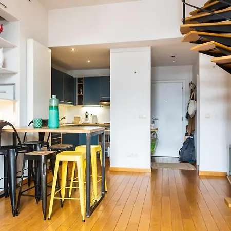 Bourse Bright Duplex Apartment *