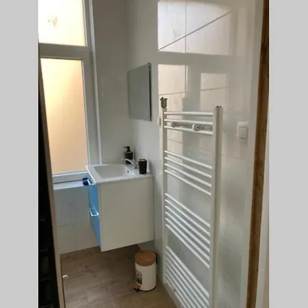 Magnifique Au 2ème étage, à Proximité De La Gare Du Midi!