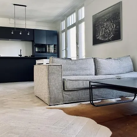 Apartment Centre *