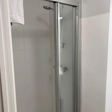 Amazing Appt 1 Bedroom In The Center Of With Jaccuzi By Reservation * Brüsszel