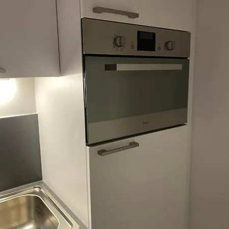 Amazing Appt 1 Bedroom In The Center Of With Jaccuzi By Reservation Brüsszel