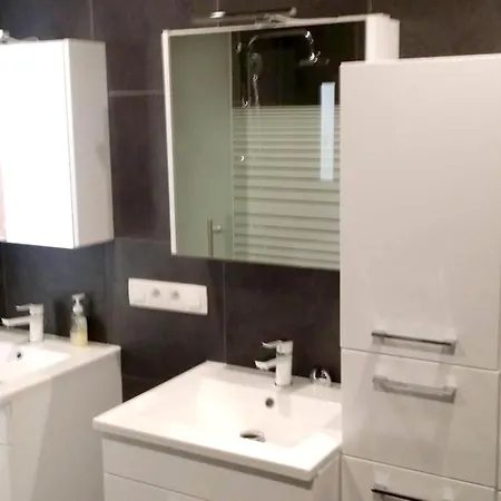 펜션 3 Bedrooms House With View And Wifi At Jette *