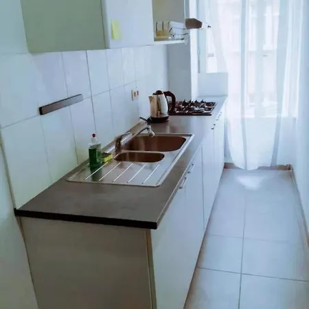 Pansiyon A Private With Share The Bathroom Brüksel