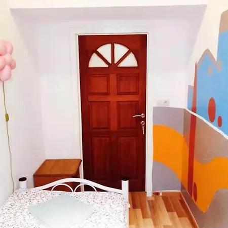 A Private With Share The Bathroom *