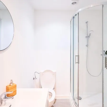 Eu & Grand Place Studio Apartment *