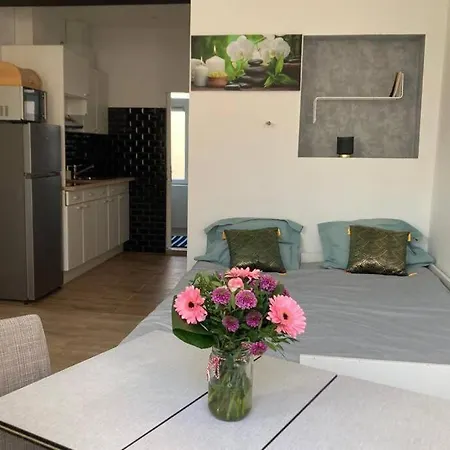 Lägenhet Magnifique Au 2eme Etage, A Proximite De La Gare Du Midi! *
