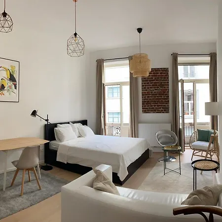 Studio Center Apartment *