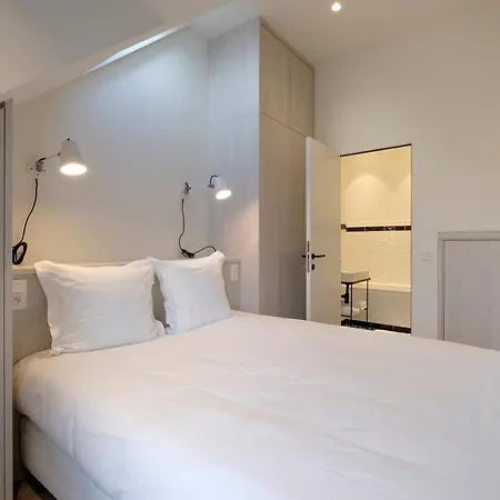 Fabulous In Chatelain Area Brussels