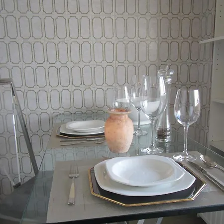 - - - - - Au Sixieme Ciel - - - - - * Brusel