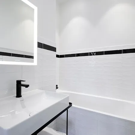Fabulous In Châtelain Area Appartement