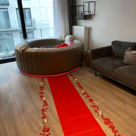 Amazing Appt 1 Bedroom In The Center Of With Jaccuzi By Reservation Apartman