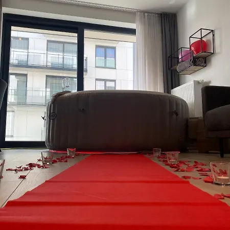 Amazing Appt 1 Bedroom In The Center Of With Jaccuzi By Reservation *