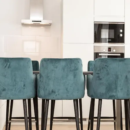 European District 2br Apartment *