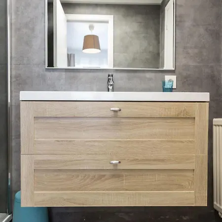 European District 2br Apartment