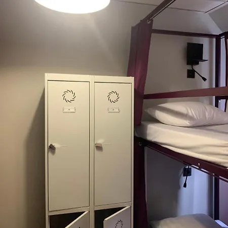 Safestay Grand Place 3*