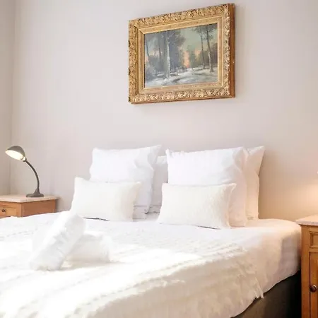 Grand Place Flats Apartment *