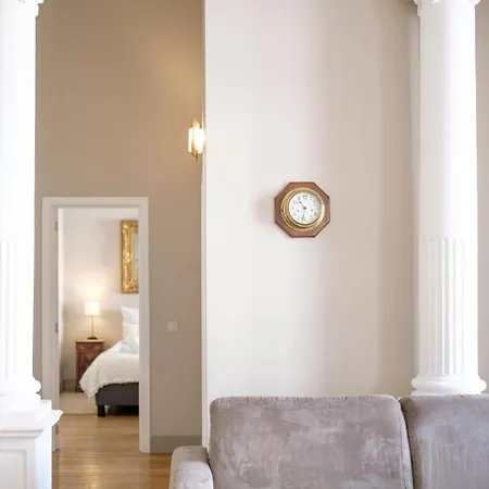 Grand Place Flats Apartment