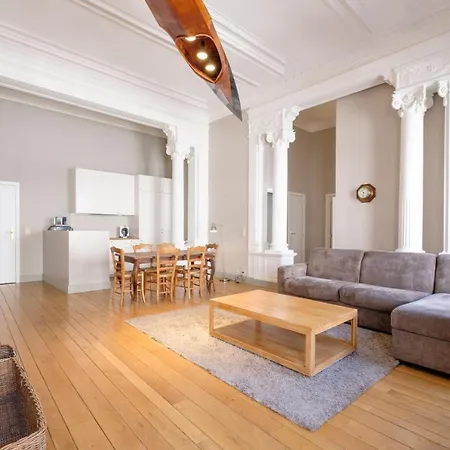 Grand Place Flats Apartment