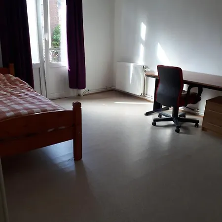 Brussels - Private Room With Balcony Or Terrace - Closely Metro Station *