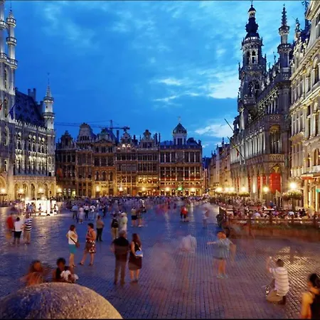 En Plein Coeur De Bruxelles. Superbe Duplex.a Voir! بروكسل