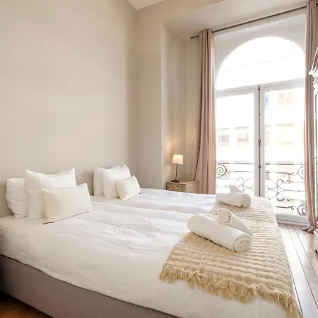 Grand Place Flats Apartment